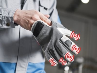 Gloves with proximity sensors